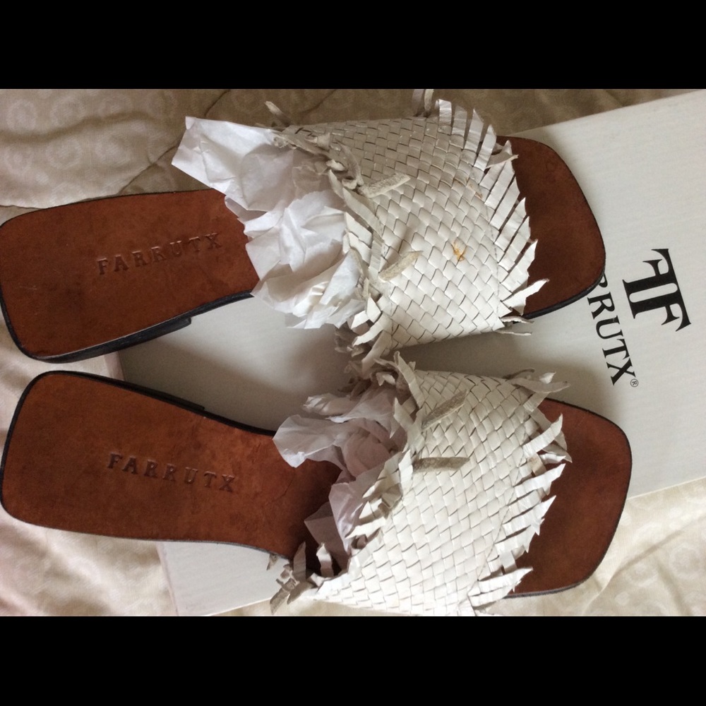 Stunning Woven Slides, 8